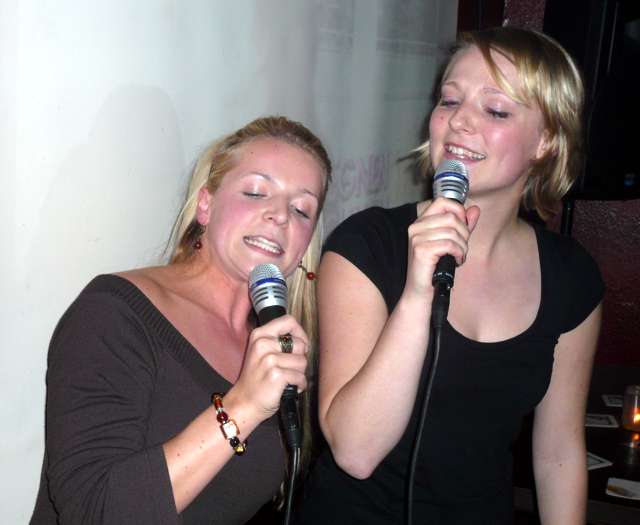 Karaoke 11-08 060.jpg