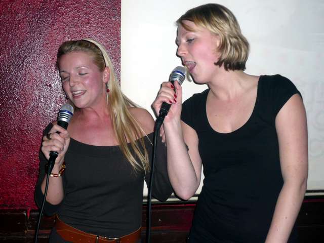 Karaoke 11-08 059.jpg